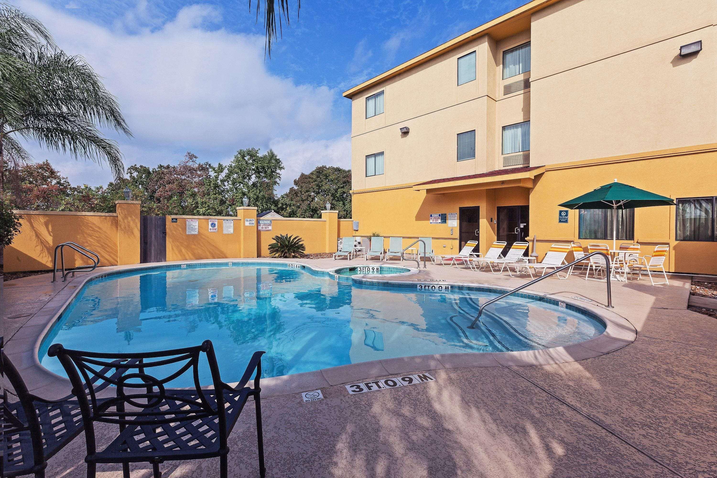 La Quinta By Wyndham Pasadena Hotel Luaran gambar