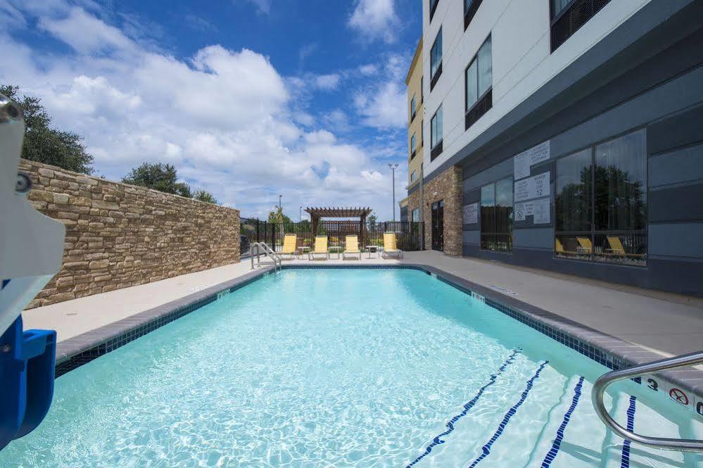 La Quinta By Wyndham Pasadena Hotel Luaran gambar